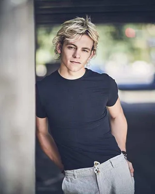 Плакаты,постеры рок-группа R5 Ross Lynch Росс Линч: 30 грн. - Сельхоз  животные Одесса на Olx