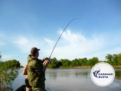 Рыбак с удочкой на берегу реки» — создано в Шедевруме
