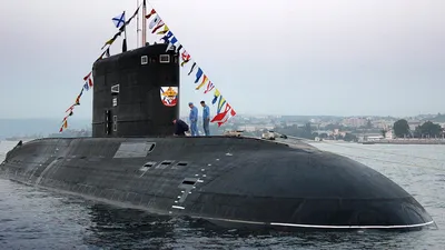 В РФ снова оконфузились: поздравили россиян с днем ВМФ снимком затонувшего  крейсера Москва. Фотофакт