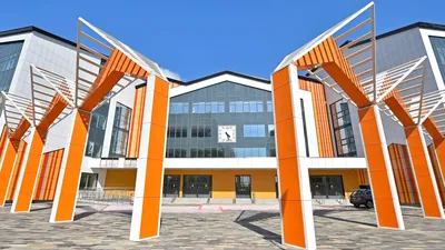 Специалисты из Подмосковья восстановят школу № 5 в Мариуполе | 360°