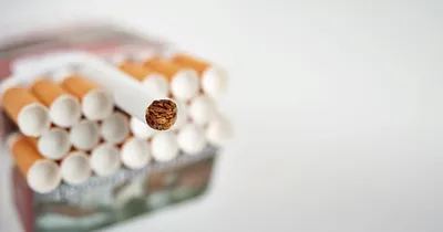 Сколько сигарет «выкуривает» за год некурящий парижанин?