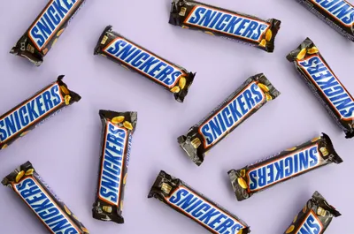 Все Вкусы SNICKERS / Самая вкусная шоколадка СНИКЕРС в России? - YouTube