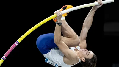 1. 1) Узнаете ли вы спортсменов на фотографиях? Расскажите о них. 2) В  каких видах спорта они - Школьные Знания.com