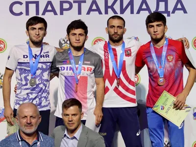 Спортсмены из Дагестана провели мастер-классы для детей Луганска