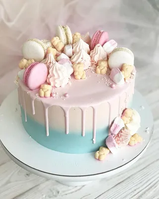 68 отметок «Нравится», 1 комментариев — Торты в Туле (@julee_cake) в  Instagram: «Вечер милых тортиков🌸» | Crazy cakes, Yummy cakes, Cake