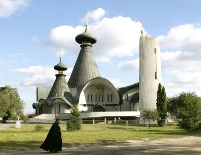 Почему на Руси было принято делать купол церкви в виде луковицы