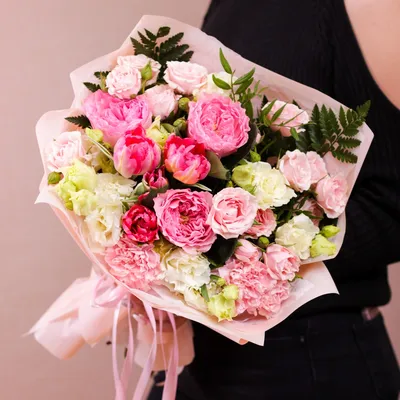 Купить Букет цветов в корзине Ванильное облако с доставкой в Омске -  магазин цветов Трава