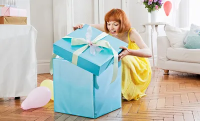 Какой оригинальный подарок лучше сделать на день рождения девушке 25 лет?  Школа Станислава Миронова