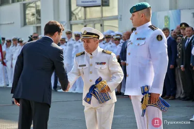 Высадка парашютистов во время динамического показа вооружений, военной и  специальной техники мотострелковых войск в рамках МВТФ \"Армия-2020\" в  сухопутном кластере на полигоне \"Алабино\" - Галерея - ВПК.name