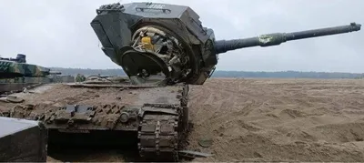 Раскраска Военный танк распечатать или скачать