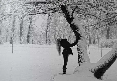 Шатенка спиной зима (56 фото) »