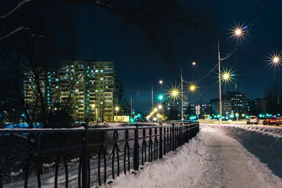 Зимний вечер в городе» картина Темирова Ырысбая маслом на холсте — купить  на ArtNow.ru