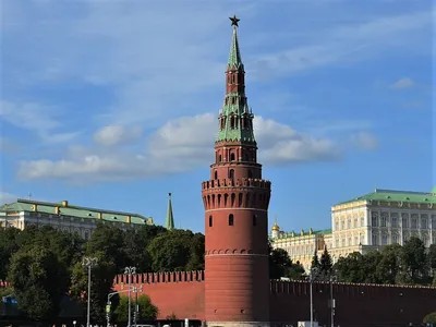 Красная площадь и Спасская башня Московского Кремля. Москва Кремль Red  Square and Spasskaya Tower of the Moscow Kremlin. Moscow Kremlin Photos |  Adobe Stock