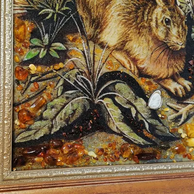 Картина из янтаря \"Кролик\" - [арт.250-225], цена: 17100 рублей.  Эксклюзивные из янтарякартины в интернет-магазине подарков LuxPodarki.