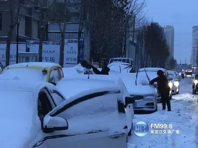 ИДЕТ СНЕГ ГОРОДОК В СЕЗОНЕ ЗИМЫ НА ХАРБИН, КИТАЙ Редакционное Стоковое  Изображение - изображение насчитывающей жить, первоначально: 137642549