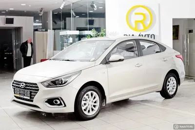 Белый Hyundai Solaris 2012 года с пробегом по цене 830 000 руб. в  Новосибирске