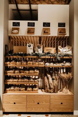 Пин от пользователя Ernesta на доске Bred shop | Декор пекарни, Хлебные  витрины, Интерьер пекарни