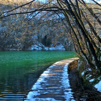 Красивые И Волшебные Водопады Зимой В Слуне Хорватия Европа — стоковые  фотографии и другие картинки Зима - iStock
