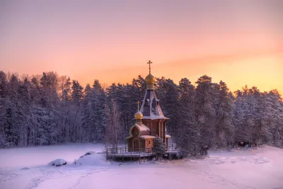 Храмы зимой❄️ 1. Храм Покрова Пресвятой Богородицы в Филях (1690—1694) 2.  Церковь Троицы Живоначальной в Троицком-Лыкове… | Instagram