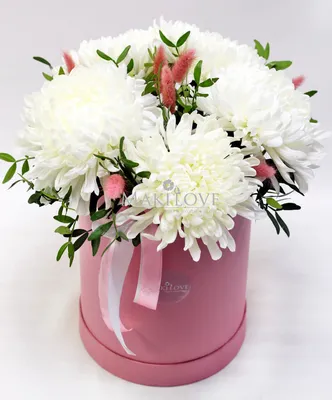 Розовая композиция из хризантем в коробке | купить недорого | доставка по  Москве и области