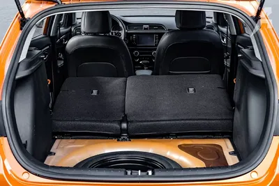 Интерьер салона Kia Rio X-Line (2017-2020). Фото салона Kia Rio X-Line.  Фото #2