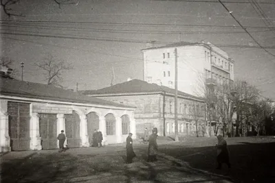 1970 год. Перекресток улицы Каховской и бульвара Шевченко. Кинотеатр  \"Маяк\", в 1976 году кинотеатр переименовали в \"Киев\". #минск… | Instagram