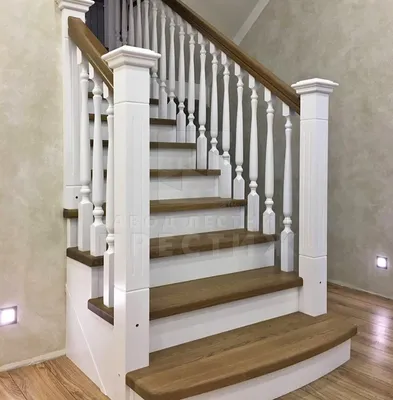 Классическая деревянная лестница из ясеня ЛС-1414 - купить в  Санкт-Петербурге, цена от 597000 руб.