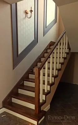 Классическая лестница с кладовкой