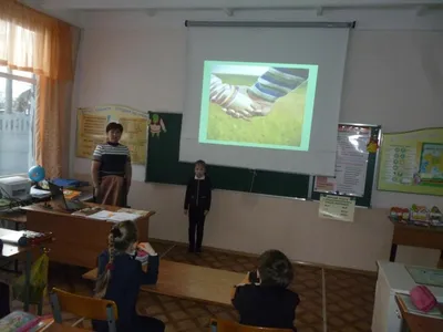 модный стиль и классный портрет девушек-подростков только в городе. модный  уличный стиль и молодая женщина Стоковое Изображение - изображение  насчитывающей нервно, напольно: 260433319