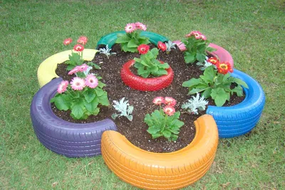 Делаем клумбу на садовом участке из подручных материалов | Школа садовода |  Дзен