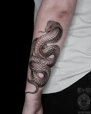 Cobra tattoo | Instagram