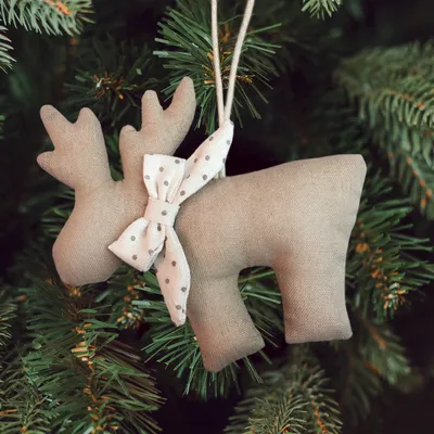 Новогодние игрушки из льняной ткани своими руками - идеи, фото, советы |  izolna.ru | Дзен
