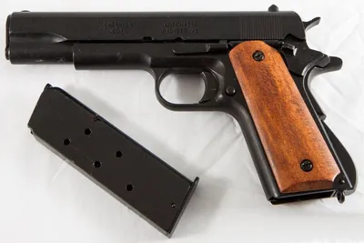 Револьвер «Миротворец», калибр 45, Colt, США, 27846 купить в Киеве, цена —  интернет-магазин Podarkoff