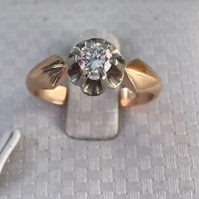 Золотое кольцо тюльпан с бриллиантом 0.16 ct. СССР