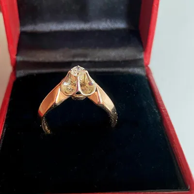 кольцо тюльпан с бриллиантом