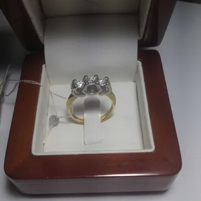 Золотое кольцо \"Тюльпан\" с бриллиантом 0.26 ct