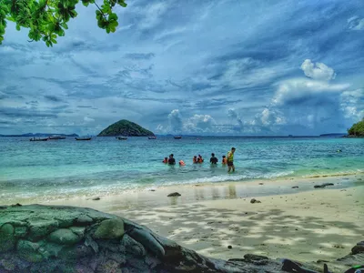 🏝️ Остров Ко Хе на Пхукете - коралловый рай Таиланда 🏝️ ⠀ 🥥 Курорты  Таиланда напоминают райские уголки. Невероятная природа, богатый… |  Instagram
