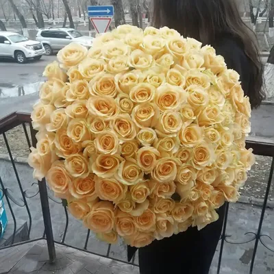 Кустовая роза свит сара, артикул F1227221 - 6358 рублей, доставка по  городу. Flawery - доставка цветов в Москве