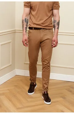Коричневые джинсы мужские с чем носить фото фотографии
