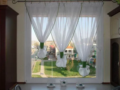 Короткие шторы в гостиную - 72 фото случаев искусного применения