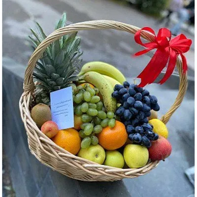 Корзина с фруктами в подарок купить в Москве - фруктовая корзина с доставкой