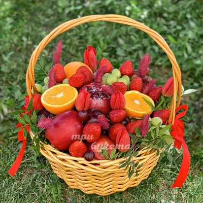 Подарочная корзина с фруктами «Зимние радости» — магазин подарков Макс-ГИФТ