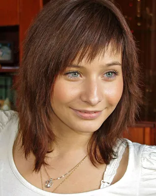 Косая рваная челка - 67 photo