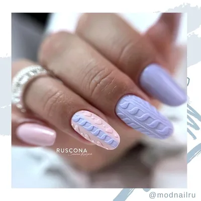 NastyaNails - Внимание! Заплетаю косы 👧 на ногтях 😆 Красивые, объемные,  цветные косы🤩. У тебя еще нет косы🤨? Тогда бегом ко мне на маникюр 💅😉  ☝️Дизайн выполнен вручную☝️ #маникюррига #ногтирига #омбре  #гелевыеногтирига #