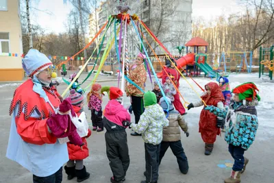 Русский народный костюм на Масленицу 🚩: лучшие идеи нарядов для детей и  взрослых