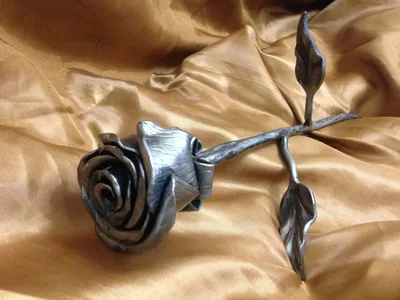 Купить Кованые розы из меди, окрас под золото по цене 27 500 р. от  производителя