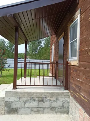 Полукруглые кованые перила для крыльца загородного дома Код: КРЦ-63 -  художественная ковка КовАрт