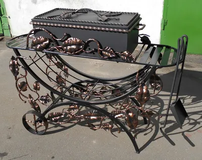 Мангал с крышей и элементами ковки \"Модерн\" в интернет магазине  metal-mangal.ru