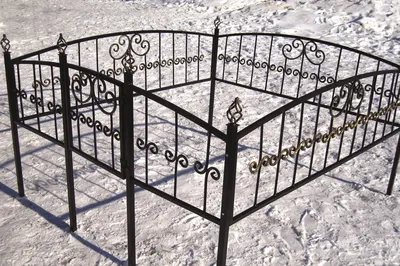 Кованые ритуальные ограды на кладбище в Витебске и области