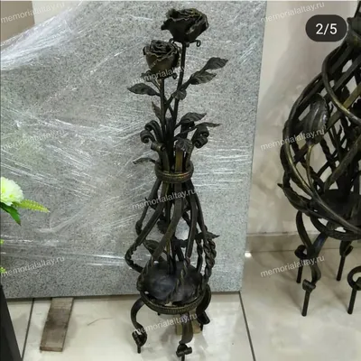 Кованые вазы для цветов из металла и кованые цветы. Кованые розы фото